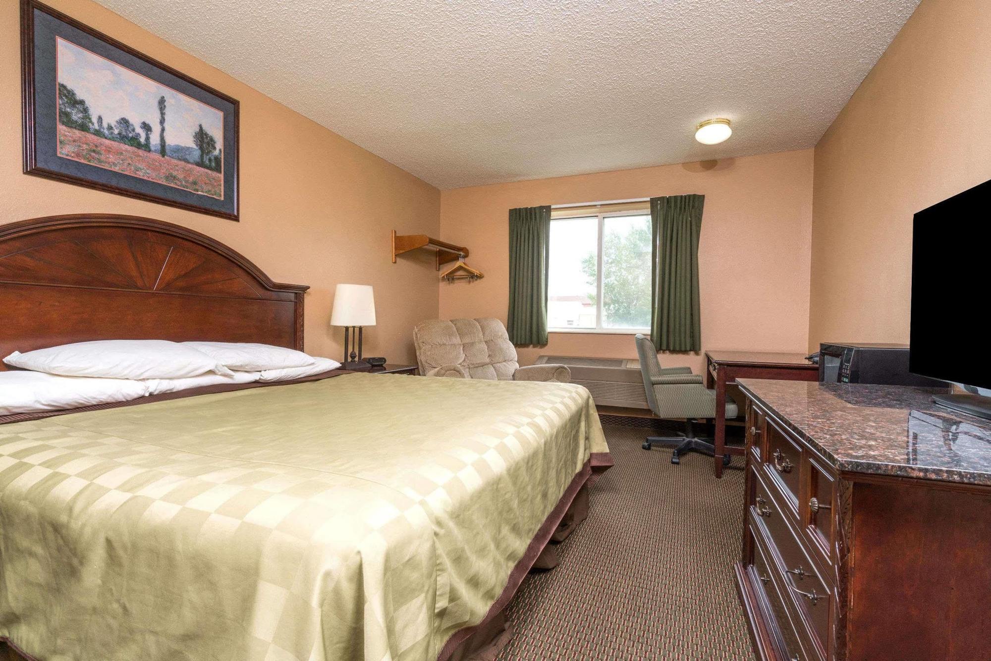 Howard Johnson By Wyndham West Fargo Bagian luar foto